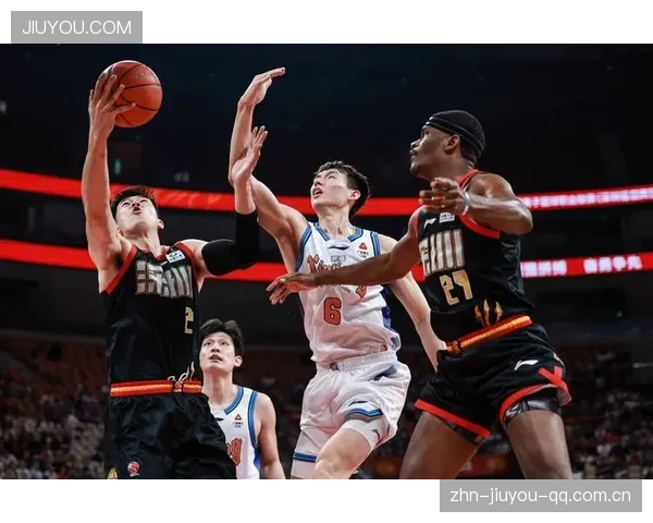 CBA三分狂潮让比赛提前失去悬念：篮球新时代的璀璨瞬间